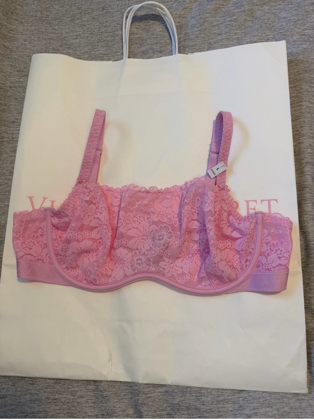 Victoria’s Secret Lace Underwire Bralette in Pink - Size Large